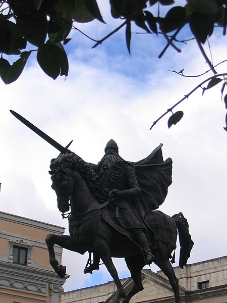 Archivo:Burgos-Estatua del Cid.jpg