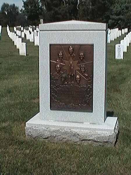 File:Challenger Memorial.jpg