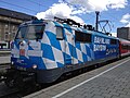 採用巴伐利亞鐵路公司（德語：Bayerische Eisenbahngesellschaft）廣告塗裝的111 017號機車