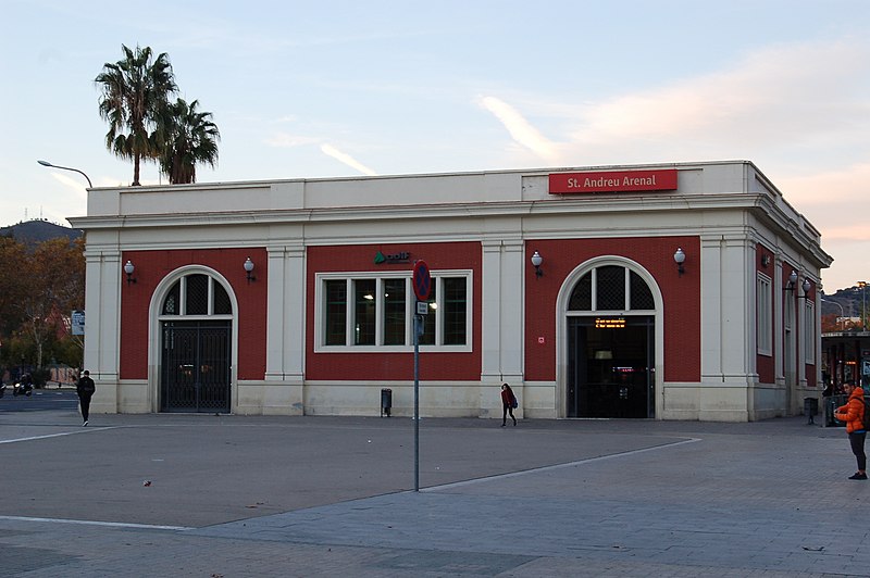 Archivo:Estación Sant Andreu Arenal.jpg