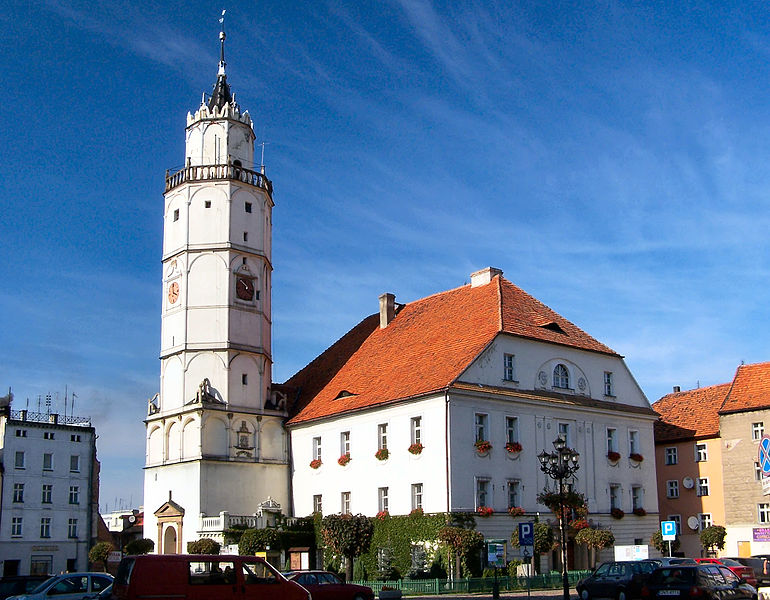 File:Paczków - Town hall.jpg