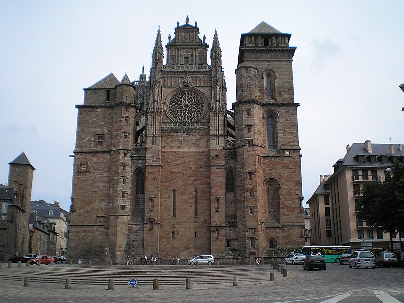 File:Rodez cathedrale.JPG