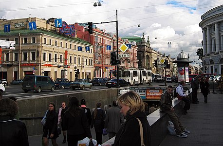 Пешеходный подземный переход на углу с Садовой улицей