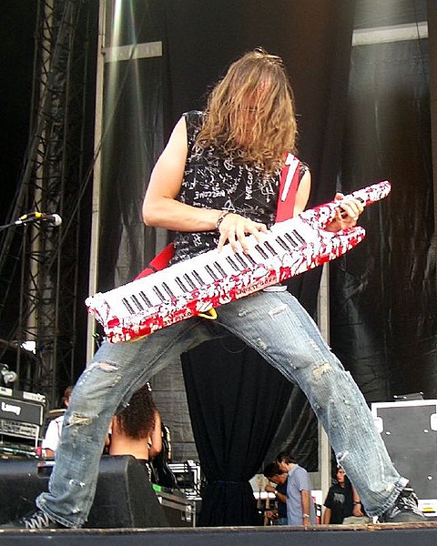 Файл:Vadim Pruzhanov Ozzfest 2006.jpg