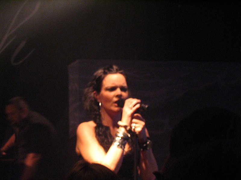 File:Anette Olzon at Jaxx.jpg