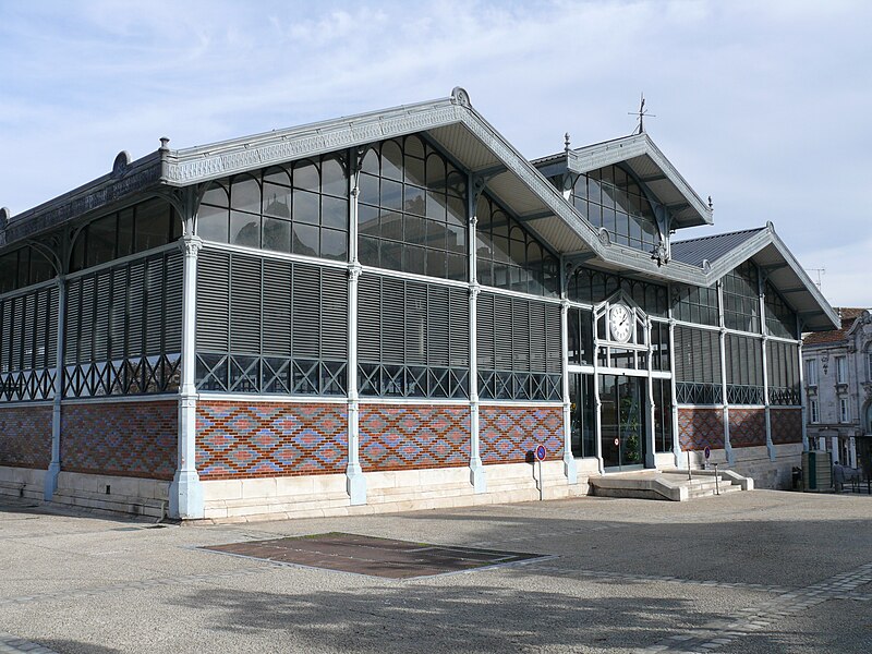 File:Angoulême - Halles.JPG