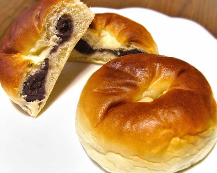 File:Bean-jam-bun,anpan,katori-city,japan.JPG