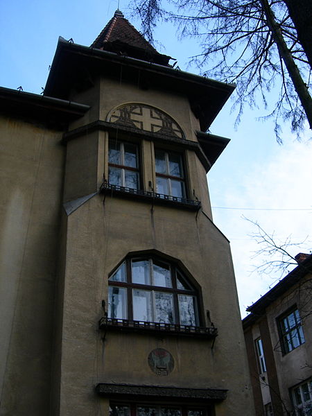 File:Casa Parcul Central Cluj-Napoca.jpg