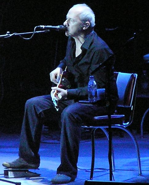 File:MarkKnopfler 060528 P5280023a jm.JPG