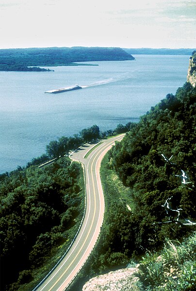 File:MississippiRiverBluffs.jpg