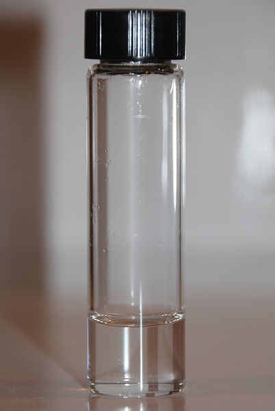 File:Sample of hydrazine hydrate.jpg