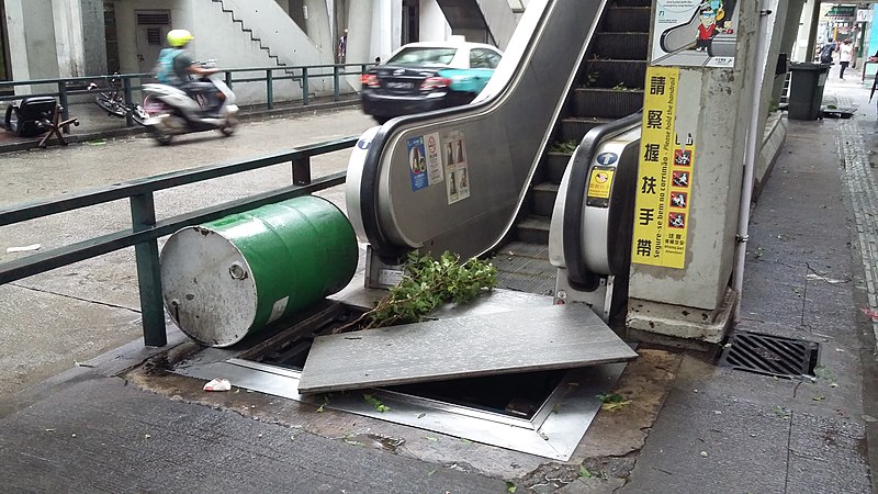 File:Typhoon-Mangkhut-in-Macao-20180917-074402.jpg