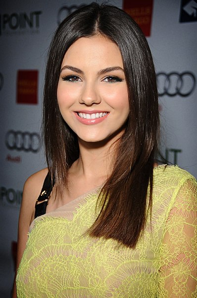 File:Victoria Justice 2013.jpg