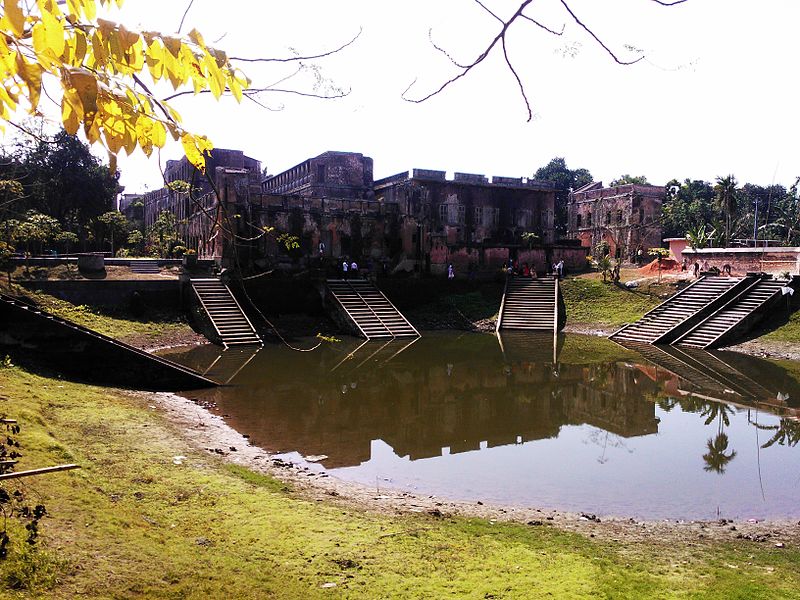 File:Baliati Palace - backside.jpg