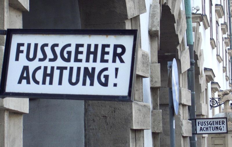 Файл:Fußgeher-Schild.JPG