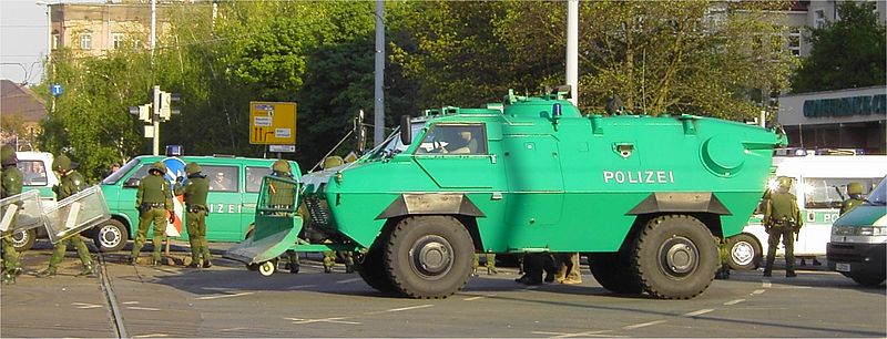 File:Polizei Panzerwagen.jpg