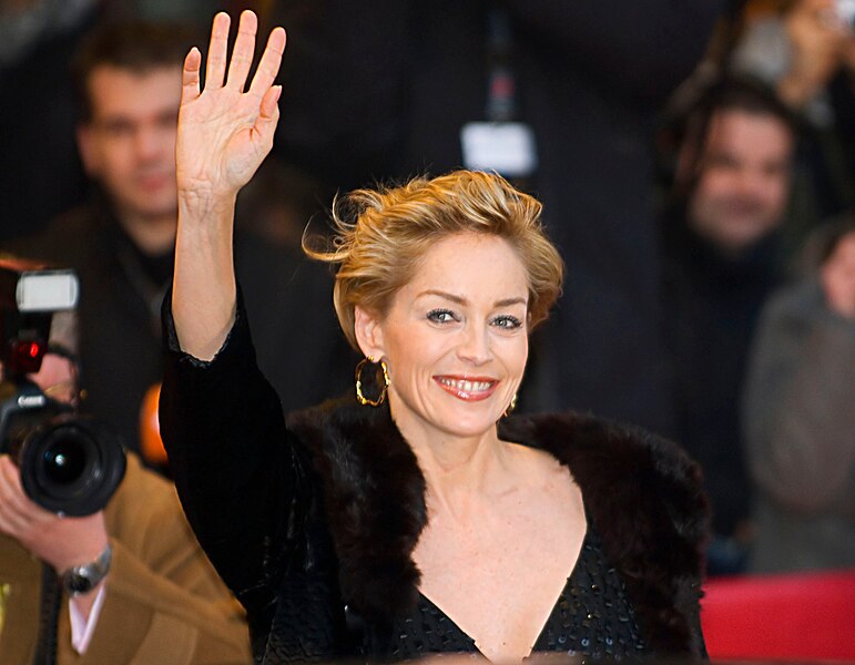 Archivo:SharonStoneBerlinale.jpg