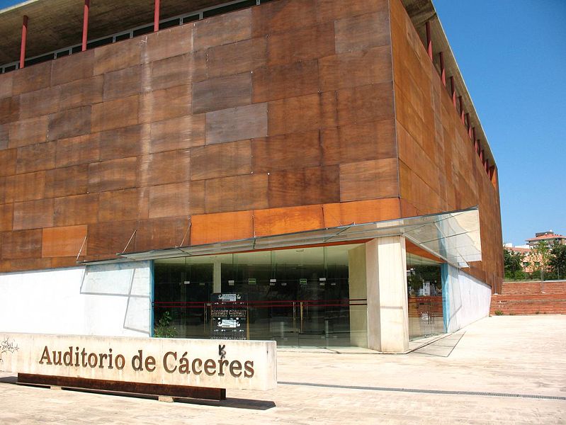 Archivo:Auditorio de Cáceres.JPG