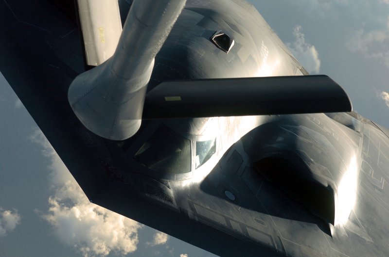 File:B2 KC-135 Refuel.jpg