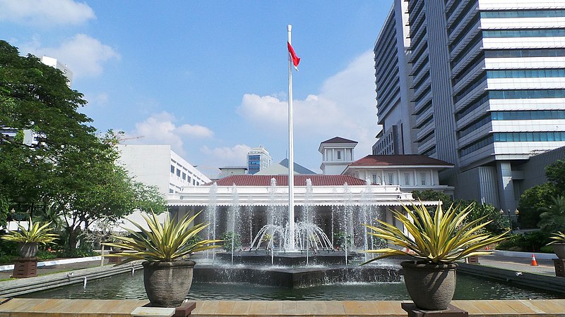 File:Balaikota DKI Jakarta.jpg