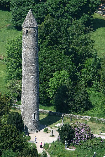 Файл:Glendalough Round Tower.jpg