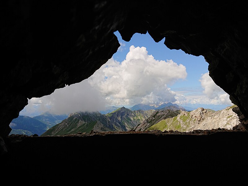 File:Grotta ghiacciaio Marmolada.jpg