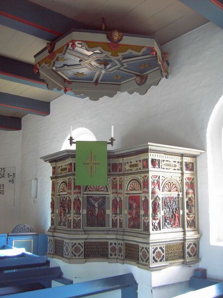 Файл:Hooge church pulpit.jpg