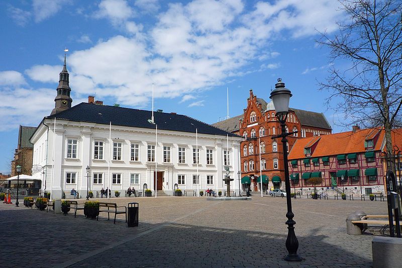 File:Ystad stortorget.jpg