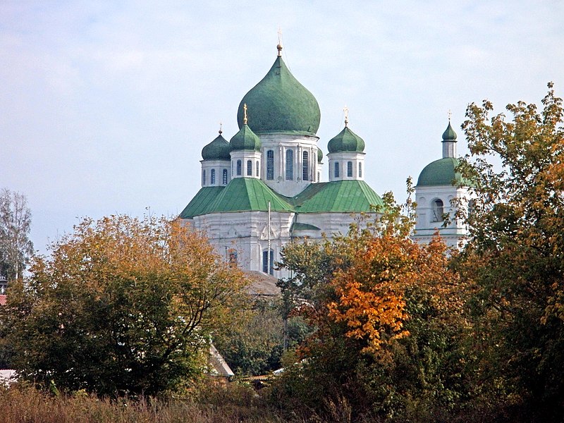 Archivo:Новгород-Сіверський. Успенський собор..JPG