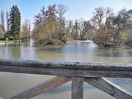 The Eure river in Neuilly