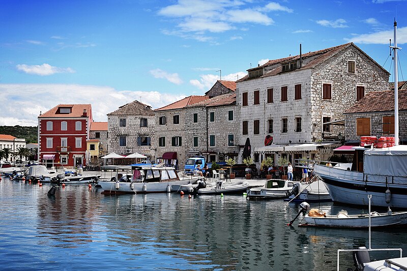 File:Hvar Island (33383129348).jpg