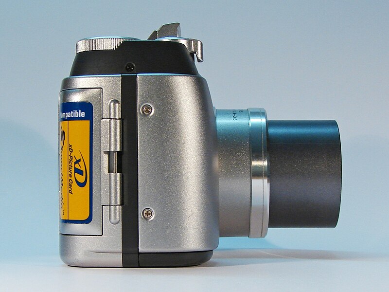 File:Olympus C-730UZ Left.jpg