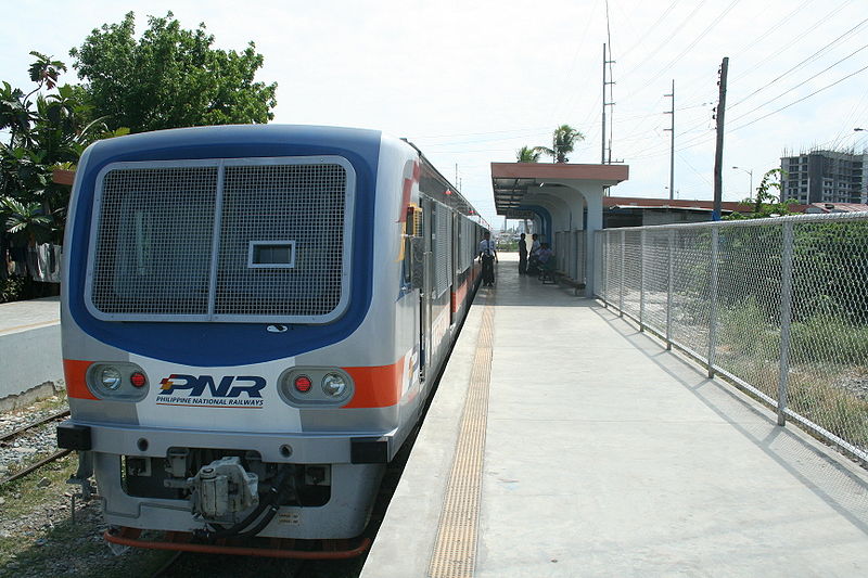 File:PNR Sucat train.jpg