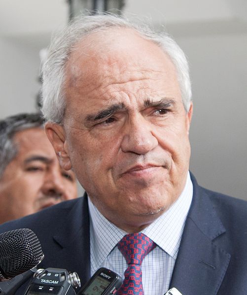 File:Samper cropped.jpg