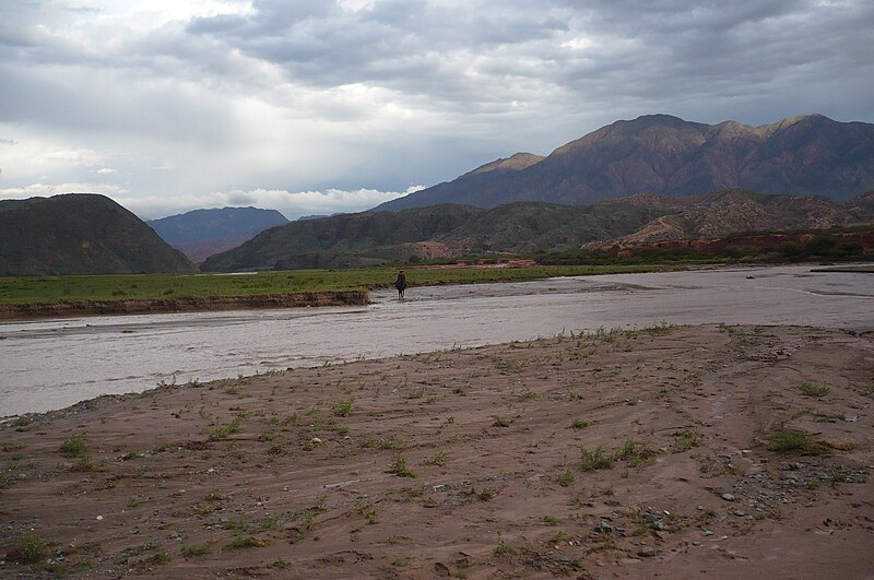 Archivo:Las Juntas-Cafayate.jpg