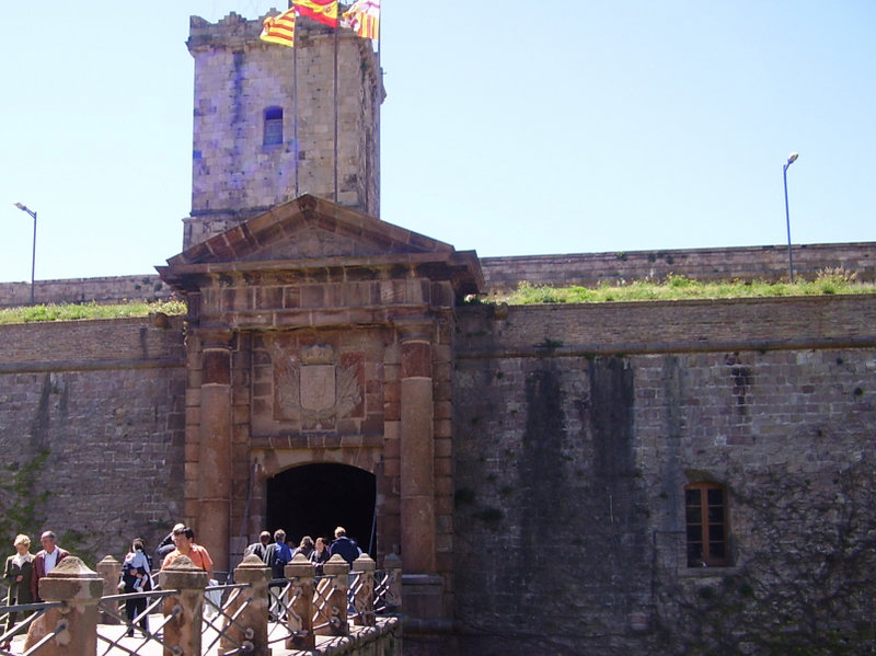 File:Monjuic's castle in Barcelona.jpg