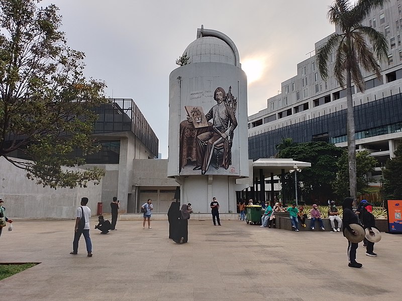 File:Plaza Taman Ismail Marzuki.jpg