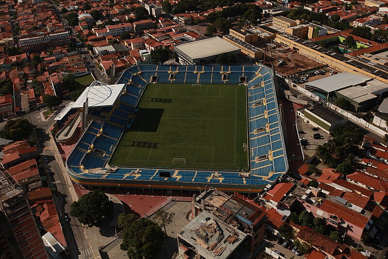 Archivo:Presidente Vargas Stadium.jpg