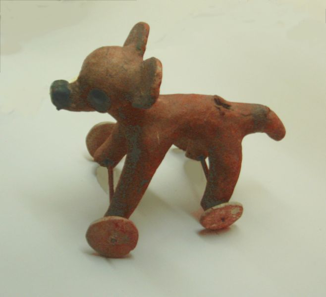 Archivo:Remojadas Wheeled Figurine.jpg