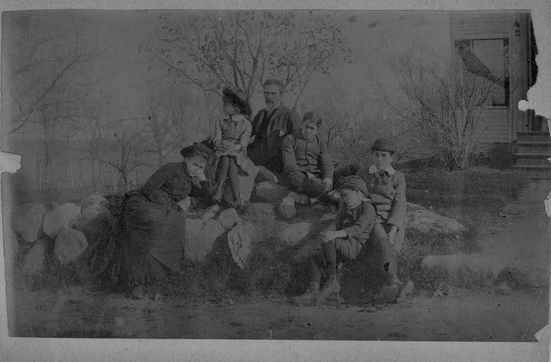 File:Whiting Family.jpg