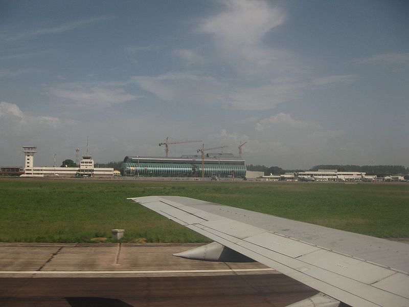 Archivo:Aeroport maya-maya.jpg