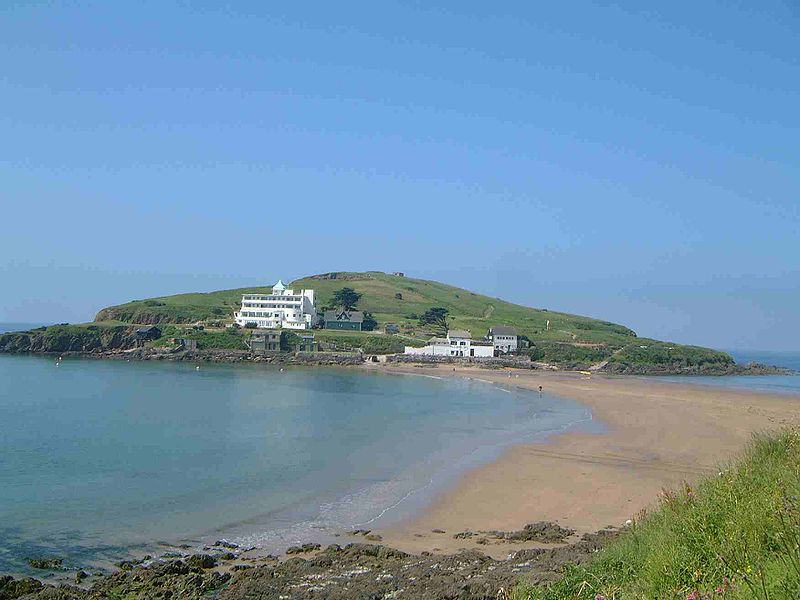 File:Burgh Island from mainland.jpg