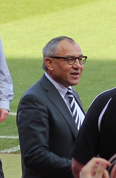 File:Felix Magath 2012 Wolfsburg.jpg