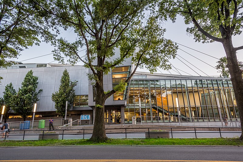 File:Flushing Meadows Natatorium-1.jpg