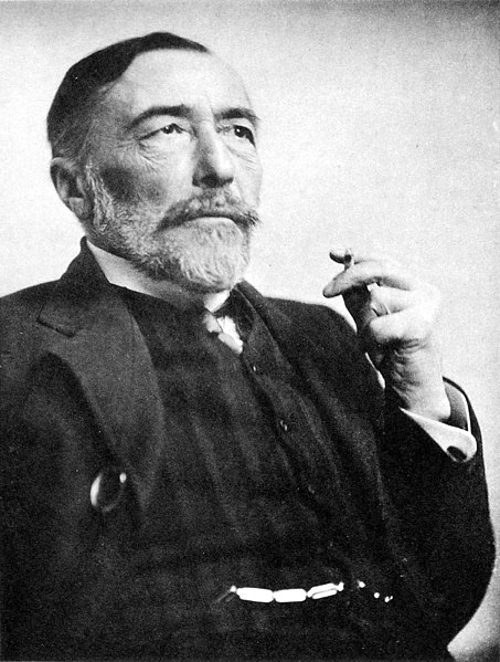 Archivo:Joseph Conrad 1916.jpg