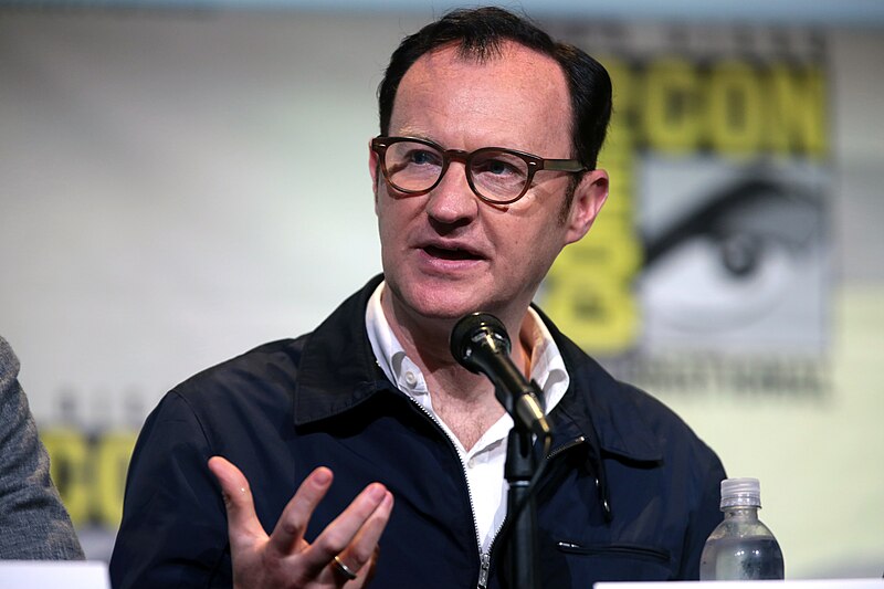 Файл:Mark Gatiss (28059435574).jpg