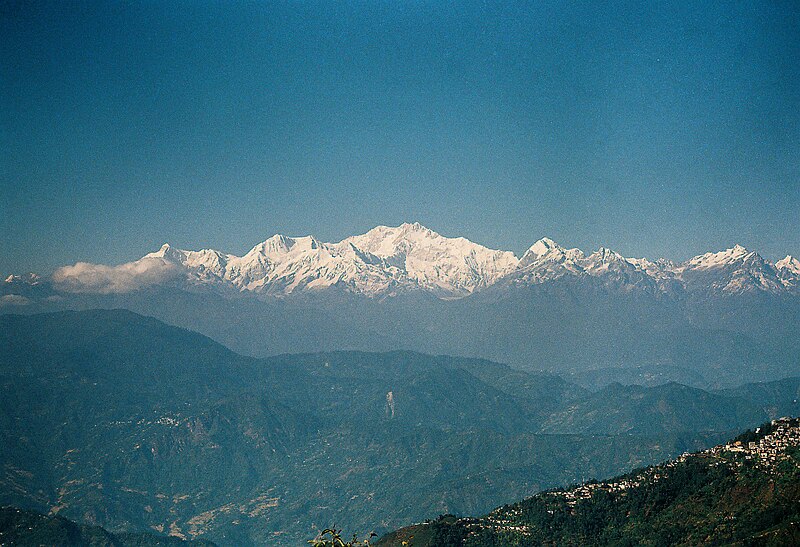 File:Mt. Kanchenjunga.jpg