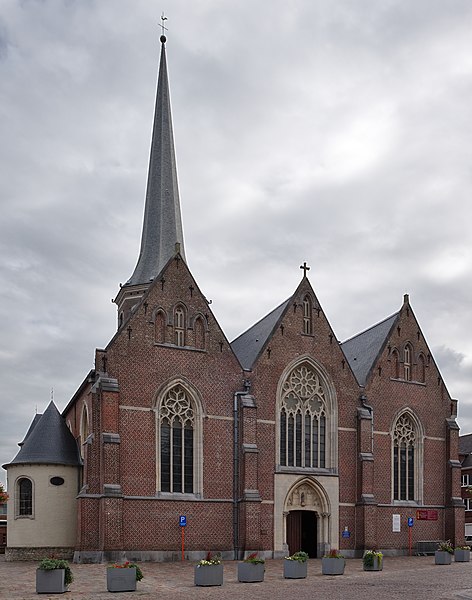 File:Sint-Pieterskerk, Tielt (DSCF0047).jpg