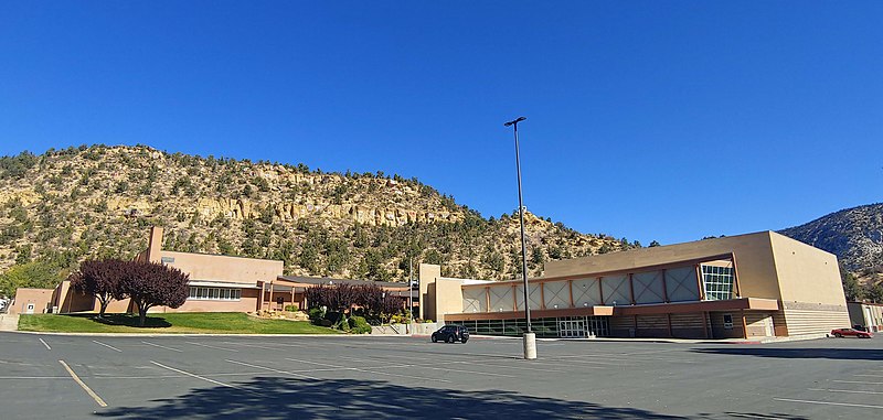 File:Valley High School 01.jpg