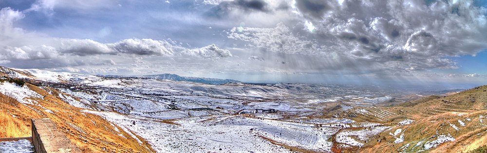 Вид с Арарата (Чаренц) Арка в Воджаберде